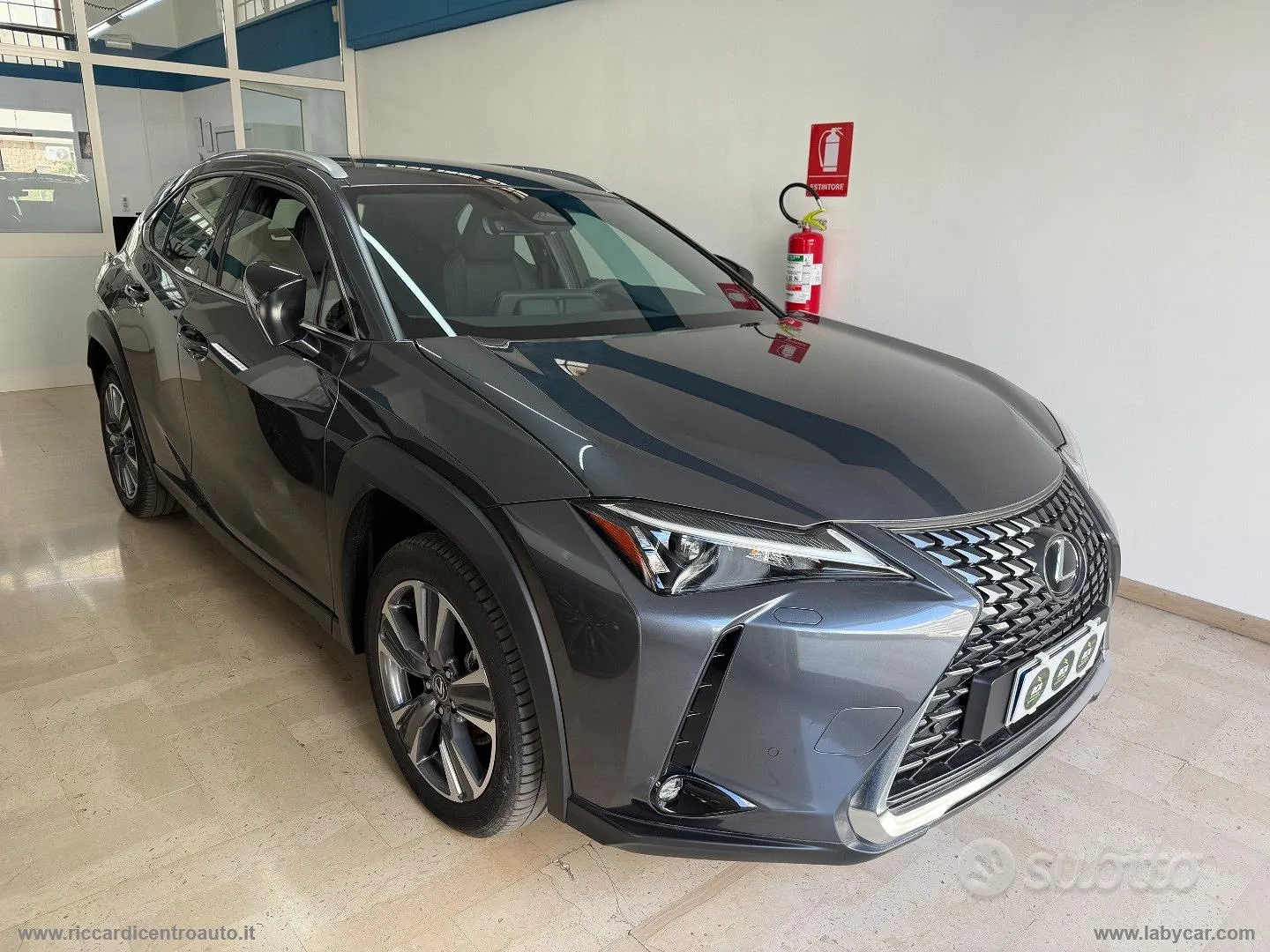 Lexus Ux 2024 photo 2
