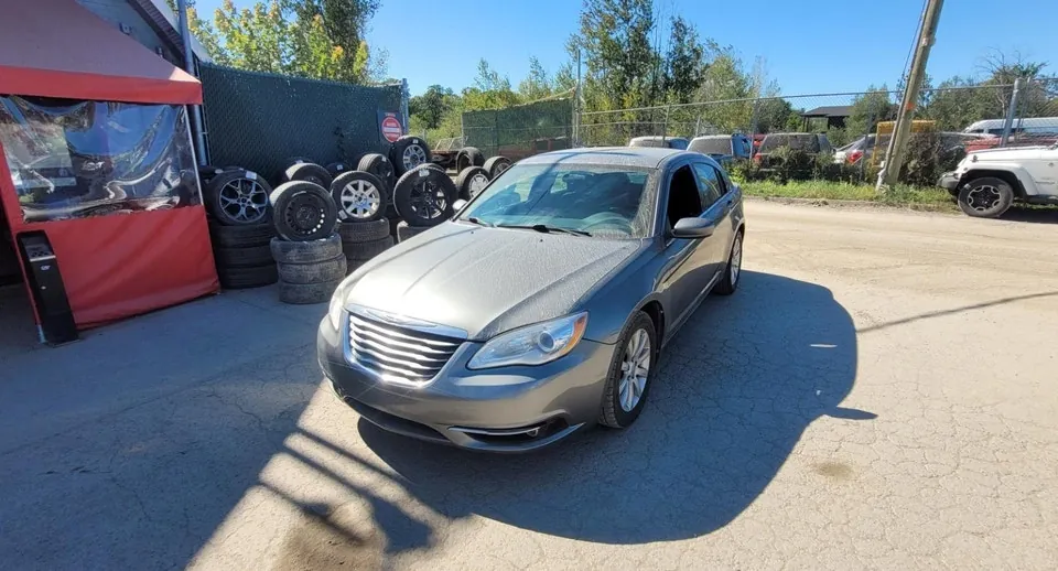 Chrysler 200