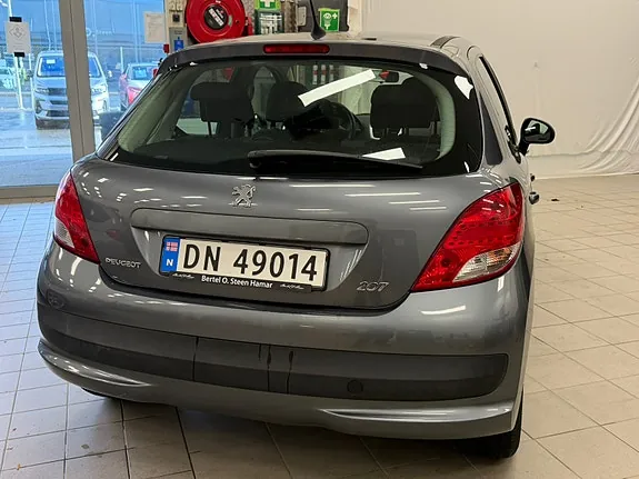 Peugeot 207 2010 photo 5