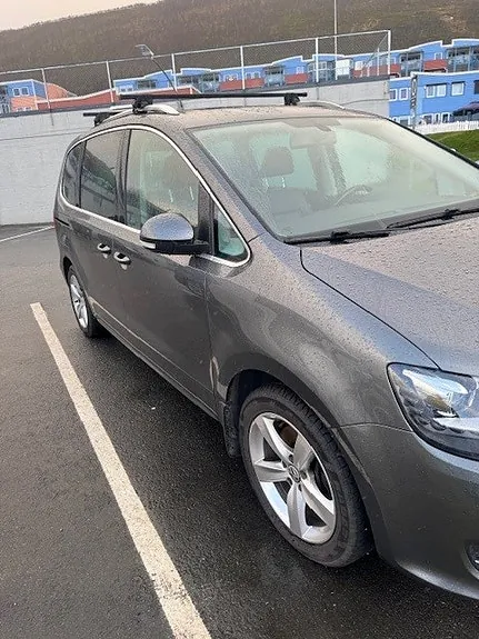 Volkswagen Sharan 2012 photo 2