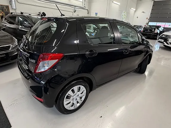 Toyota Yaris 2012 photo 4