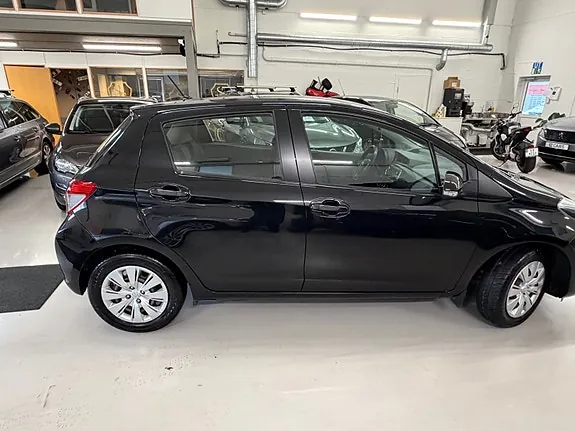 Toyota Yaris 2012 photo 3