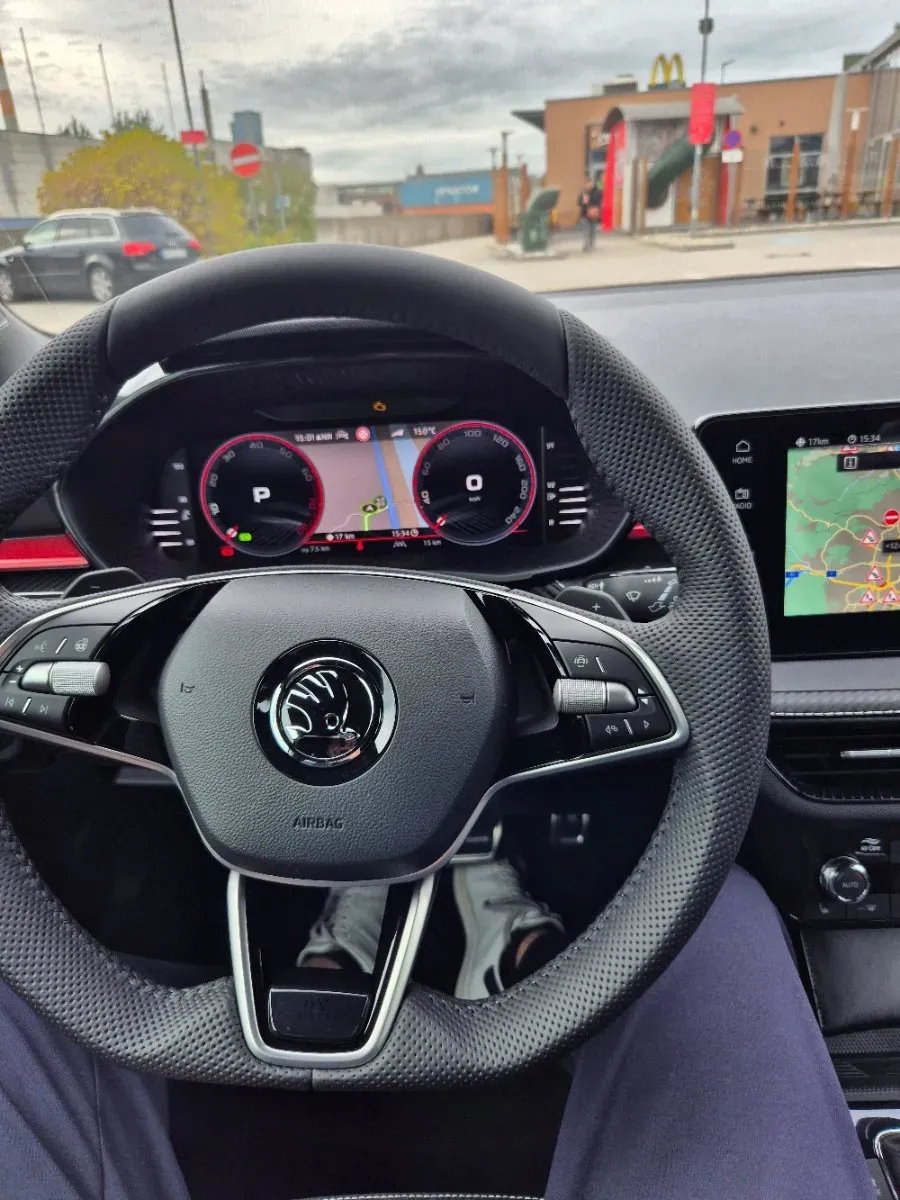 Skoda Fabia 2024 photo 2