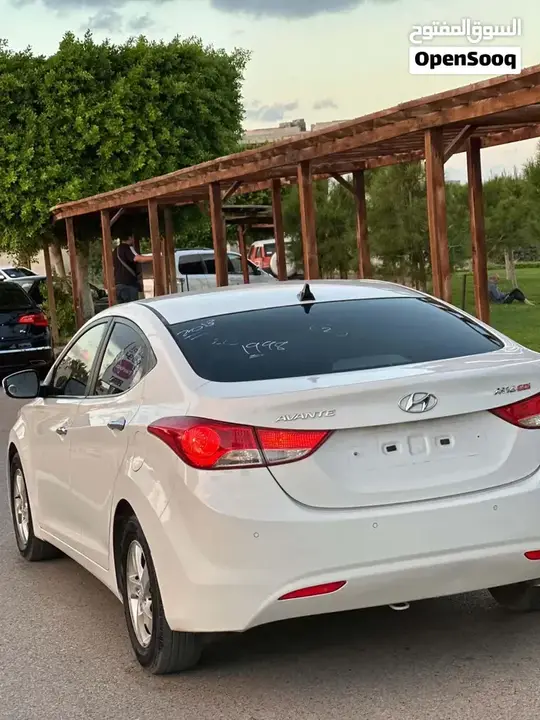 Hyundai Elantra 2013 photo 4
