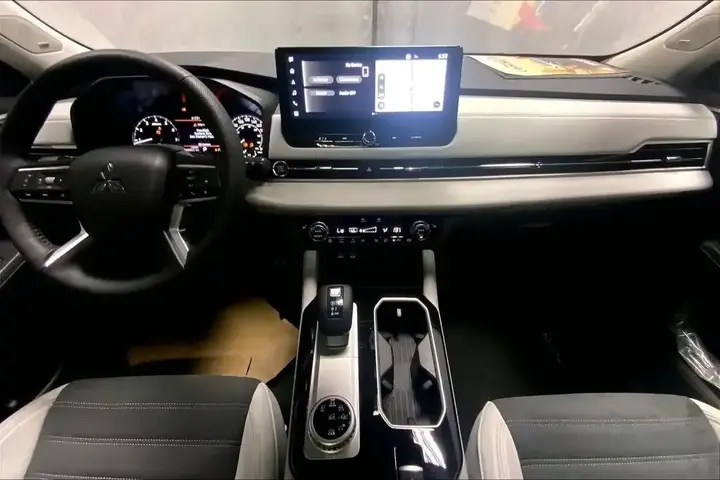 Mitsubishi Outlander 2026 photo 5