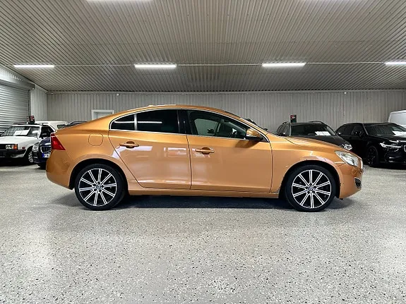 Volvo S60 2011 photo 2