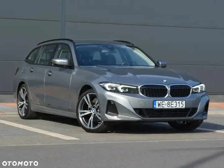 BMW 3 Series 2023 photo 2