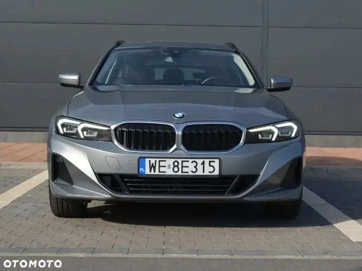 BMW 3 Series 2023 photo 3