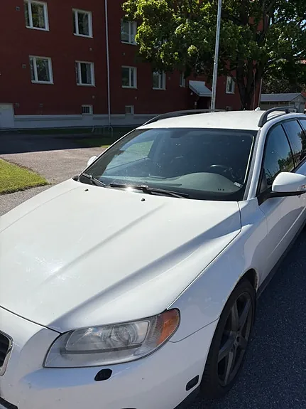Volvo V70 2010 photo 3
