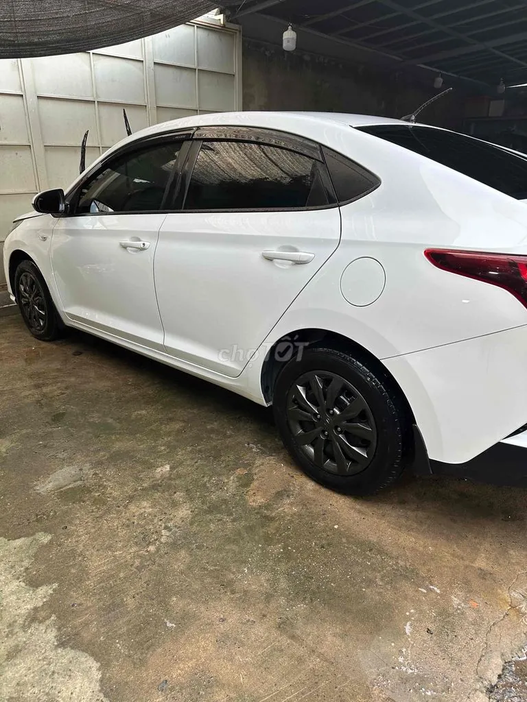 Hyundai Accent 2023 photo 2