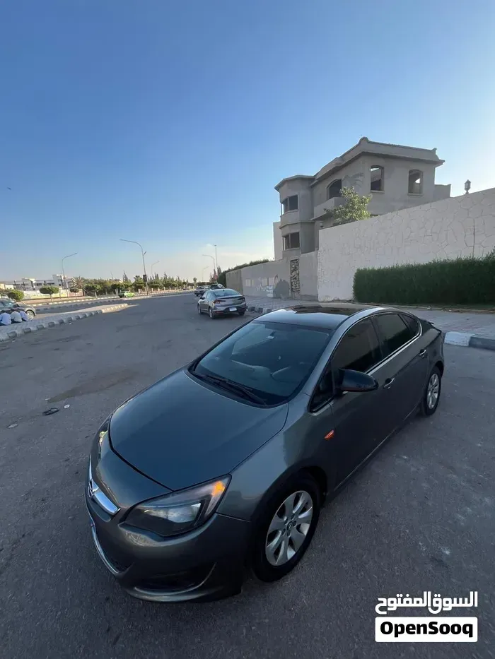 Opel Astra 2019 photo 2