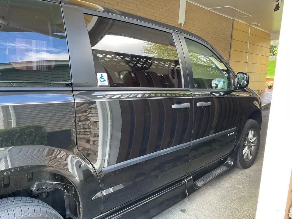 Dodge Caravan 2014 photo 2