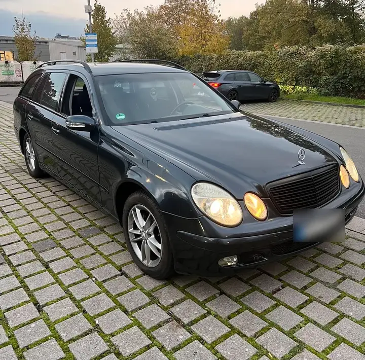 Mercedes-Benz E220