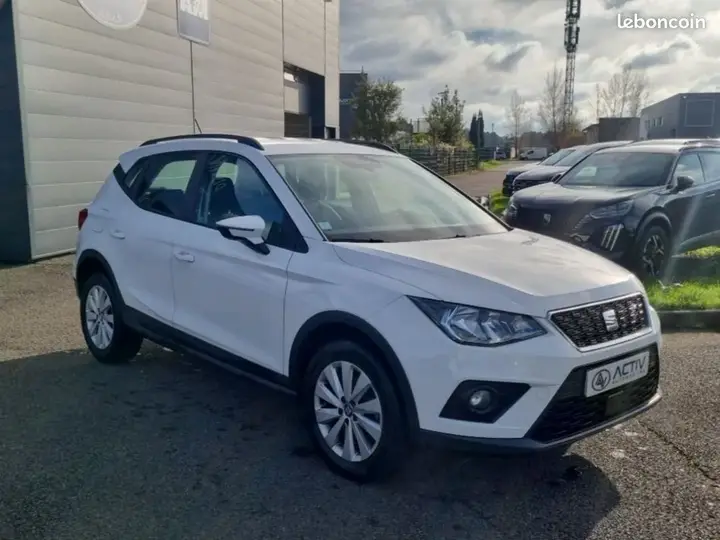 Seat Arona 2019 photo 3