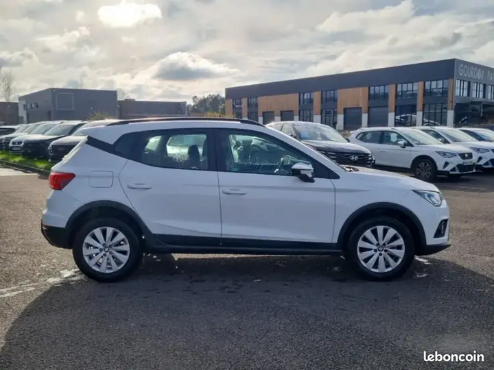 Seat Arona 2019 photo 4