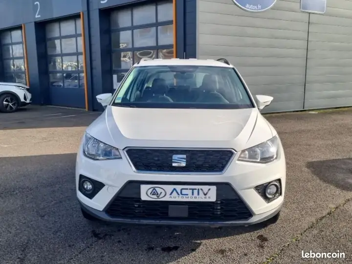 Seat Arona 2019 photo 2
