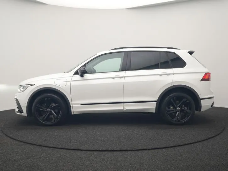 Volkswagen Tiguan 2022 photo 2