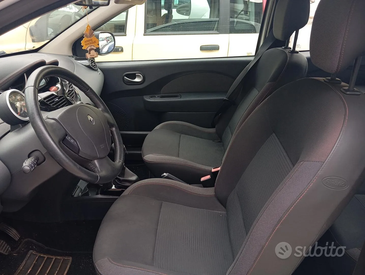 Renault Twingo 2012 photo 4