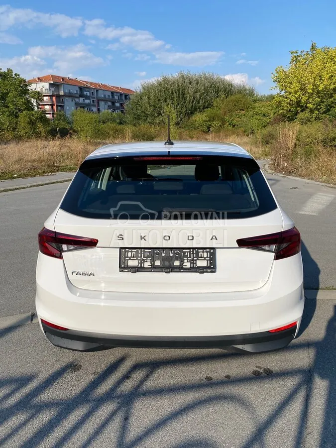 Skoda Fabia 2023 photo 5