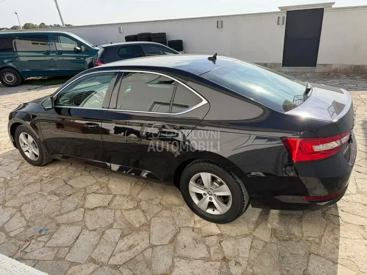 Skoda Superb 2022 photo 4