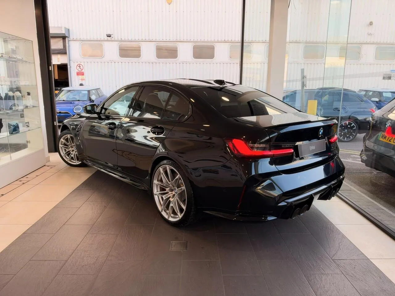 BMW M3 photo 3