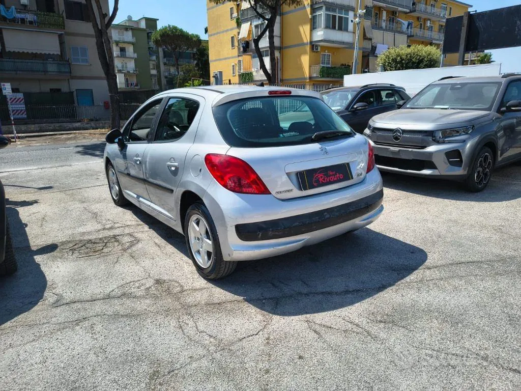 Peugeot 207 2007 photo 4