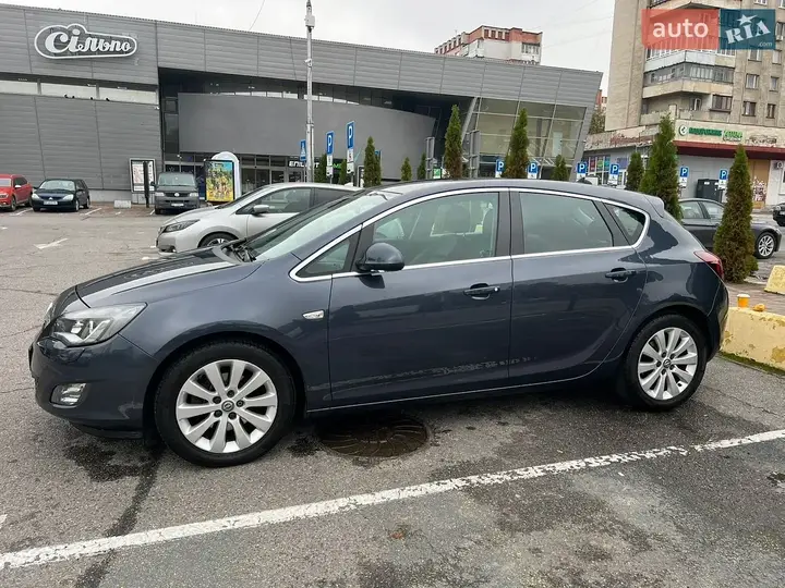 Opel Astra 2010 photo 5