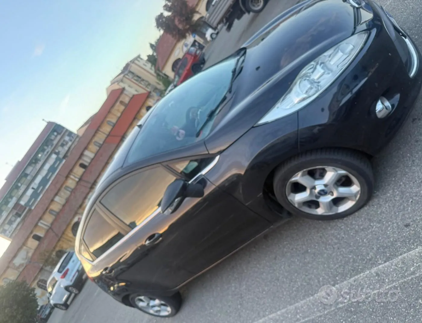 Ford Fiesta 2010 photo 2