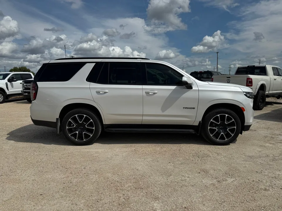 Chevrolet Tahoe 2021 photo 2