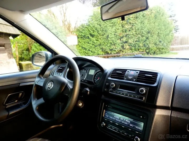 Skoda Fabia 2014 photo 5
