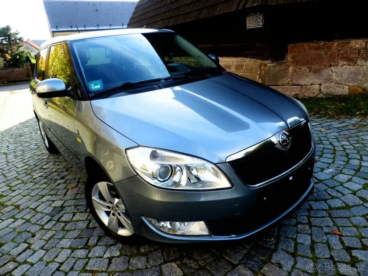 Skoda Fabia 2014 photo 2