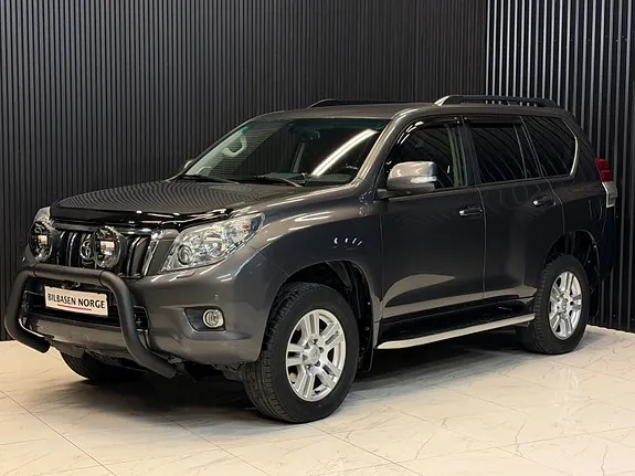 Toyota Land Cruiser 2013 photo 2