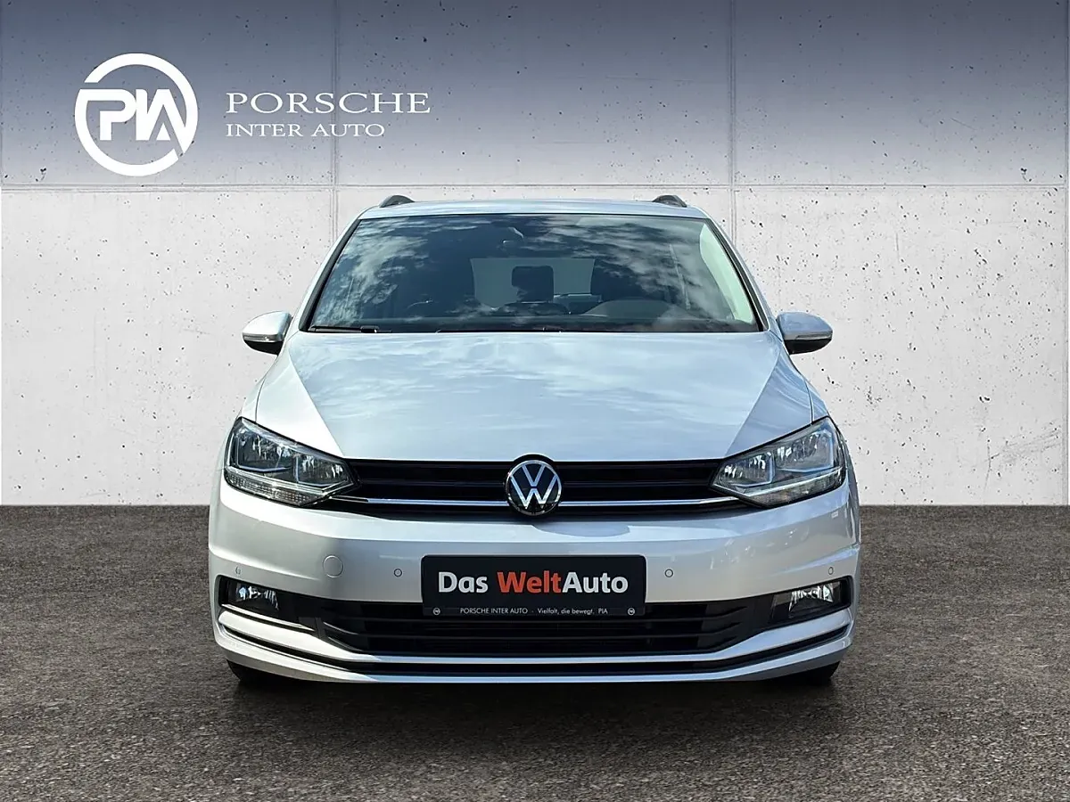 Volkswagen Touran 2023 photo 2