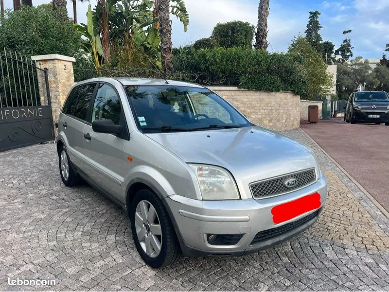 Ford Fusion 2004 photo 2