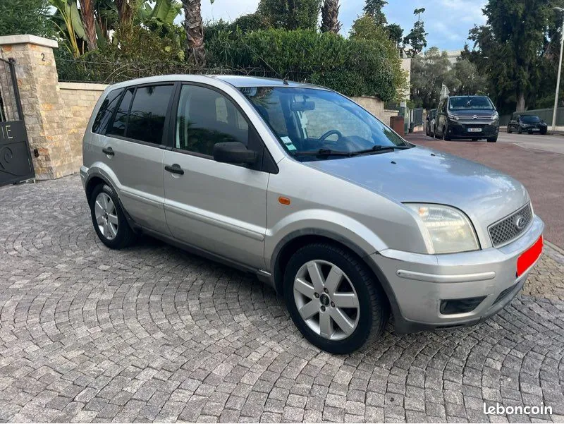 Ford Fusion 2004 photo 3