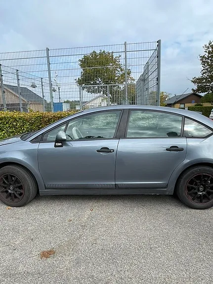 Citroen C4 2006 photo 2