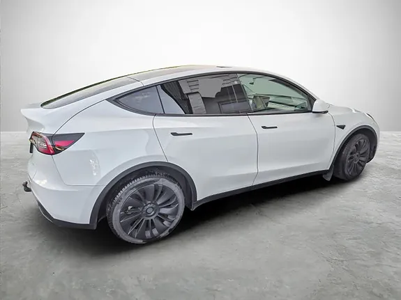 Tesla Model Y 2023 photo 4