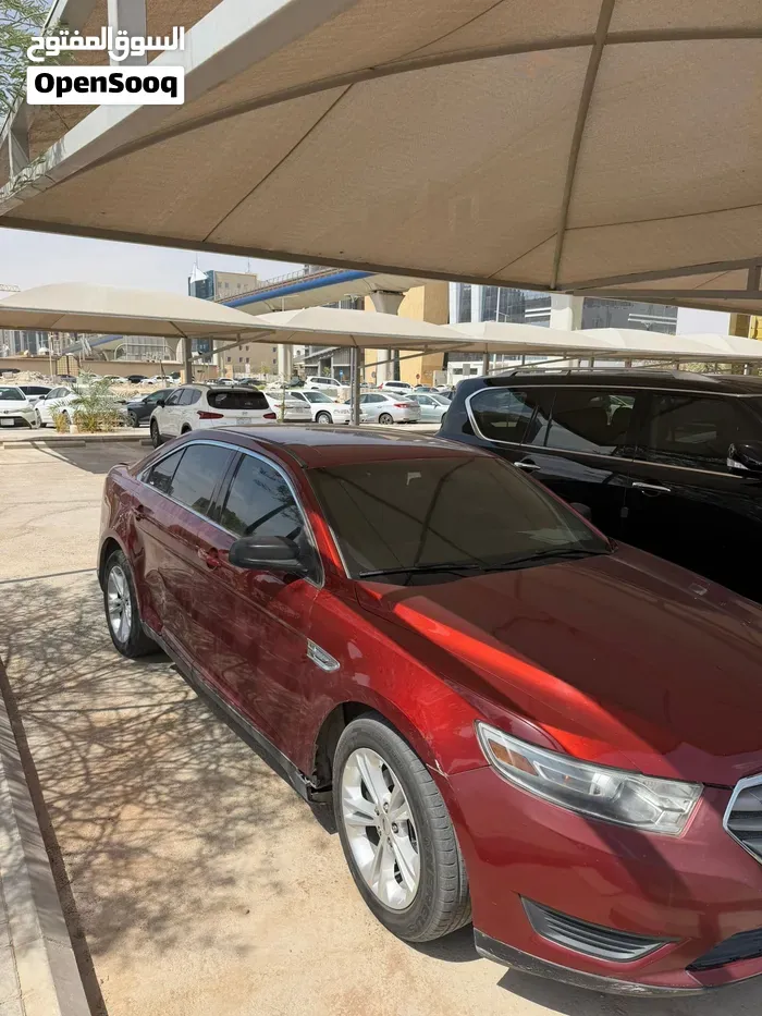 Ford Taurus 2014 photo 2