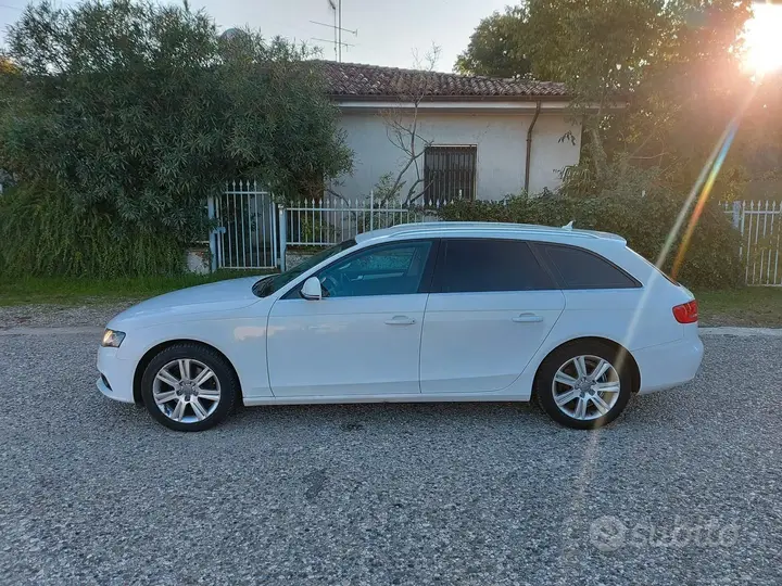 Audi A4 2009 photo 3