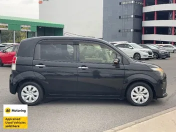 Toyota Spade 2012 photo 4