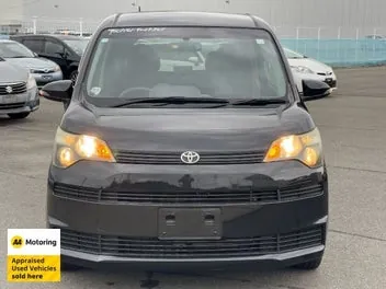 Toyota Spade 2012 photo 3