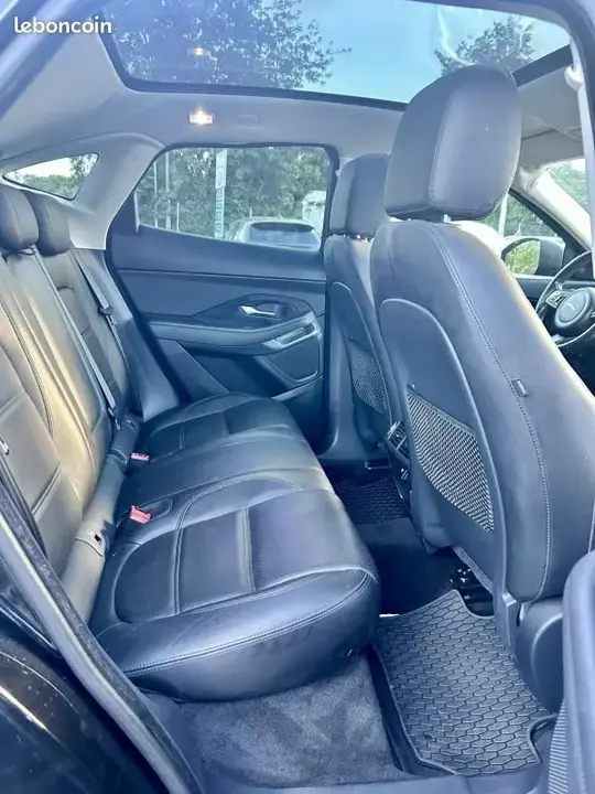 Jaguar E-Pace 2018 photo 5