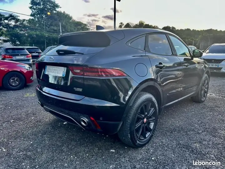 Jaguar E-Pace 2018 photo 2