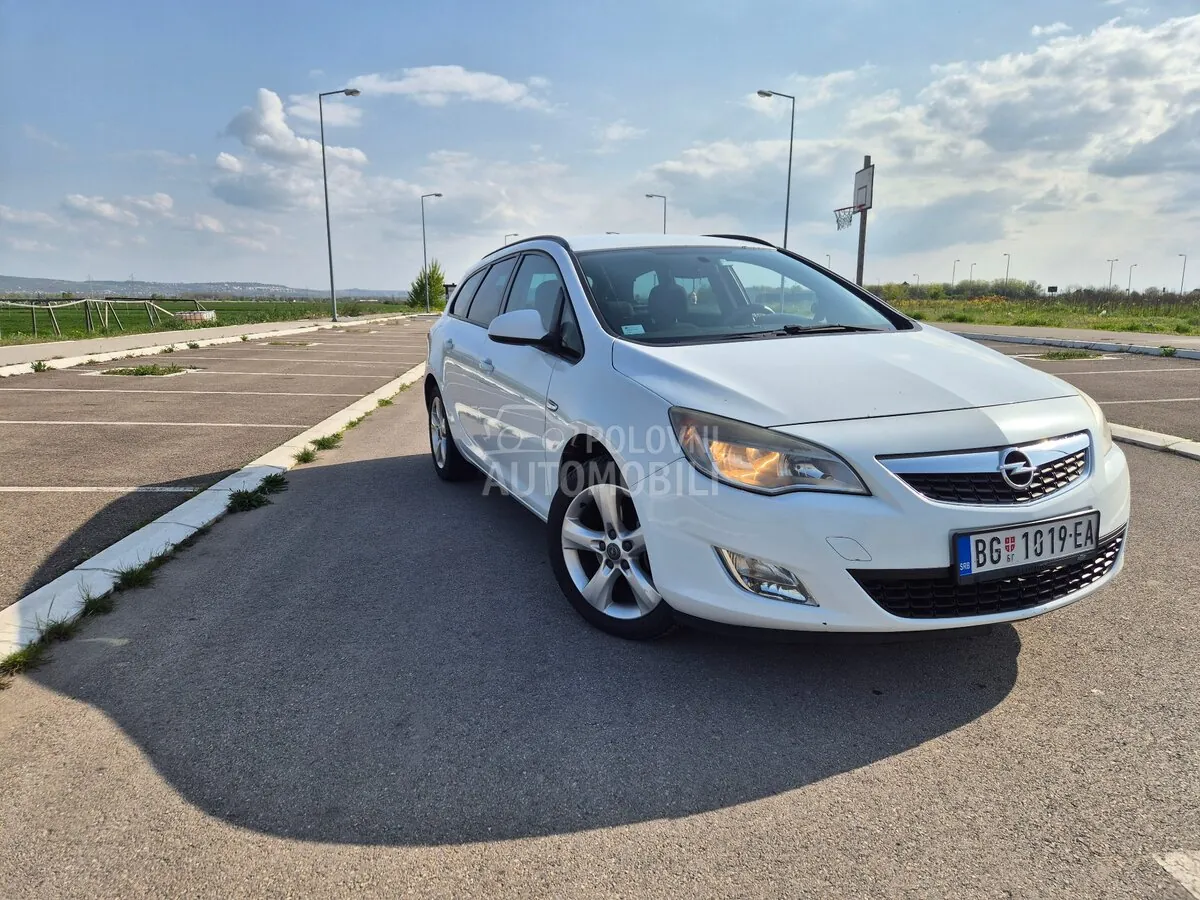 Opel Astra J