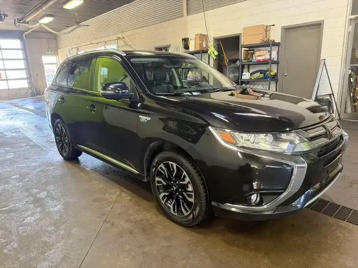 Mitsubishi Outlander 2018 photo 3