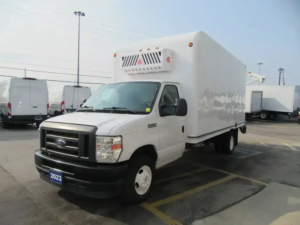 Ford E-450 2023 photo 3