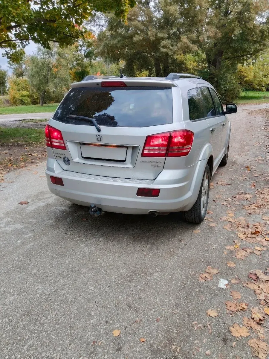 Dodge Journey 2010 photo 3