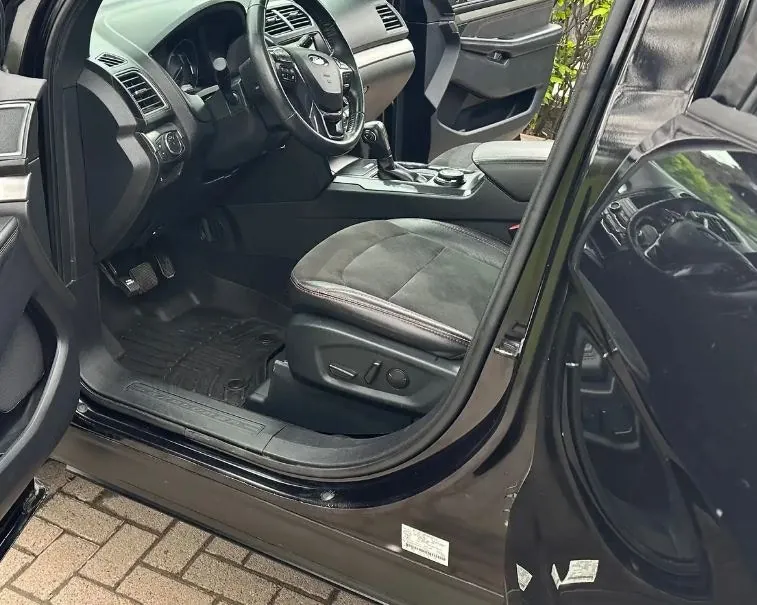 Ford Explorer 2018 photo 2