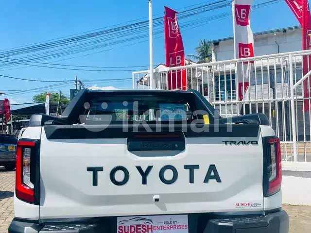 Toyota Hilux 2026 photo 4