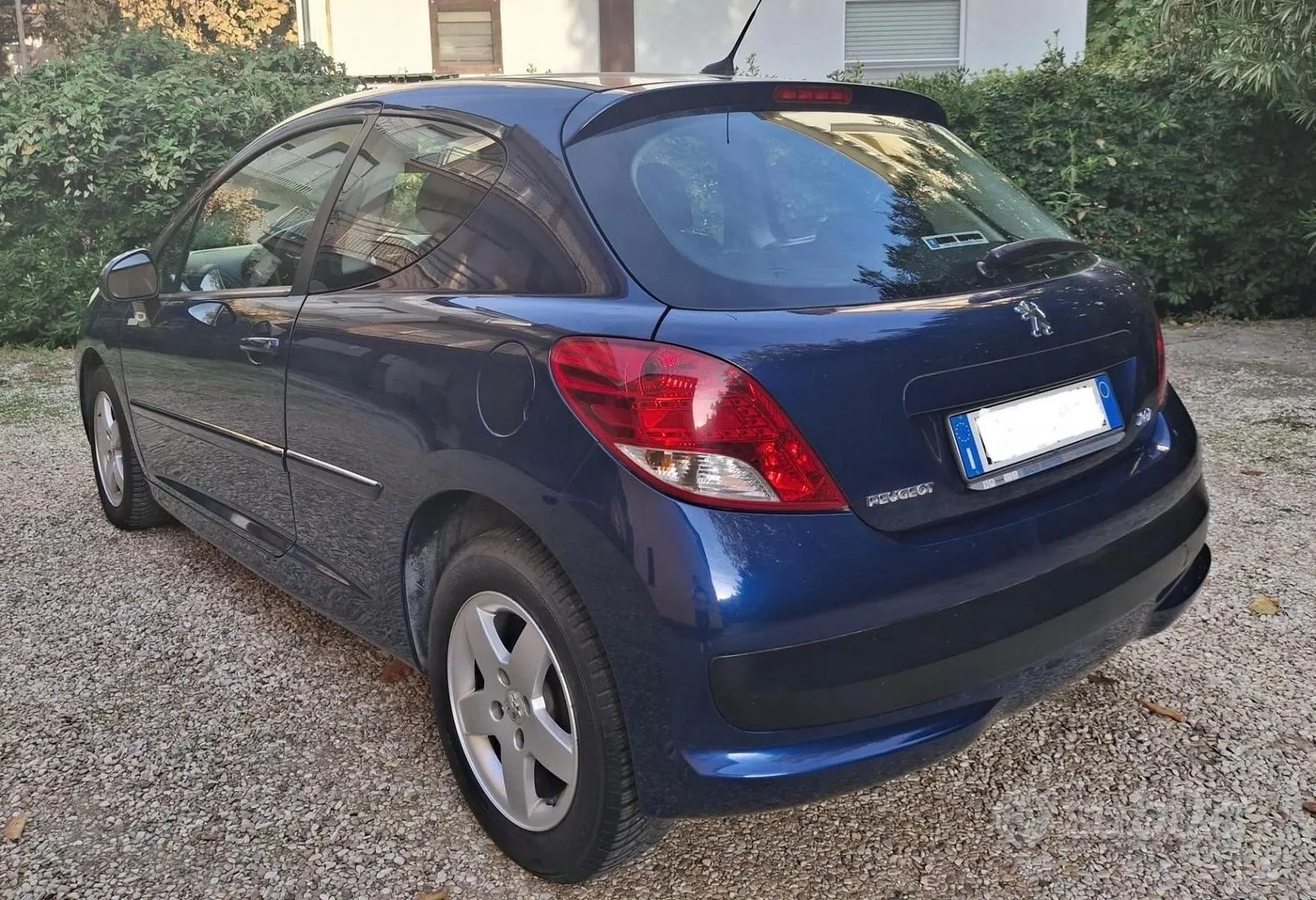 Peugeot 207 2010 photo 4